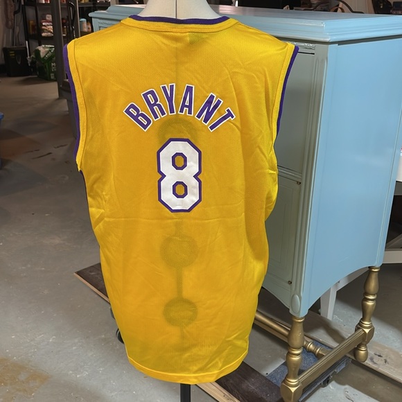 Bryant Jersey. LA Lakers - Picture 2 of 5